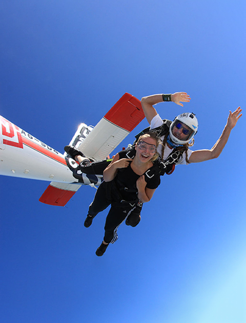 Skydive Dubai – Desert drop zone Experience