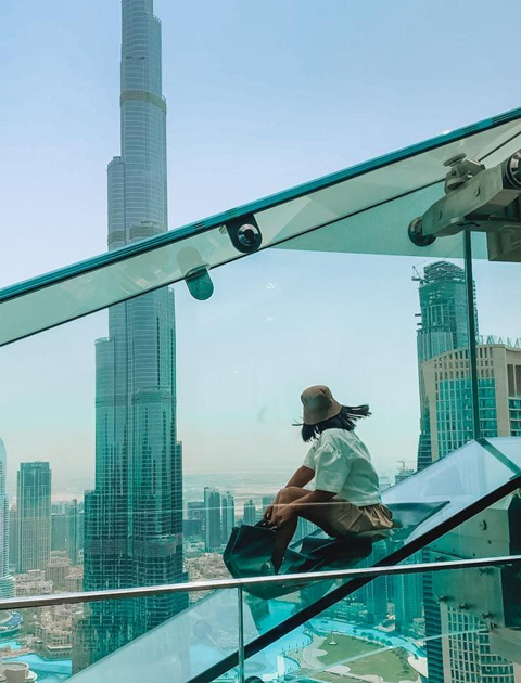 Glass Slide – Sky Views Dubai