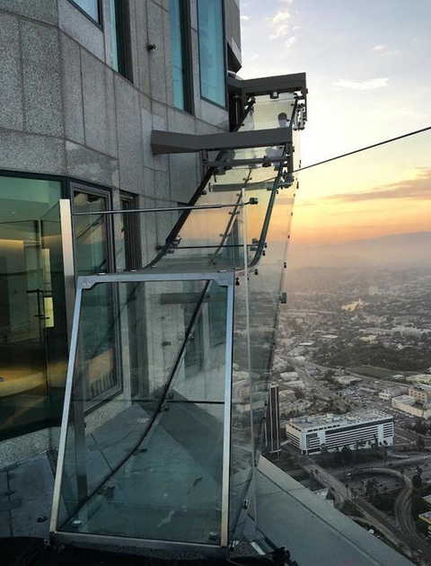 Glass Slide – Sky Views Dubai